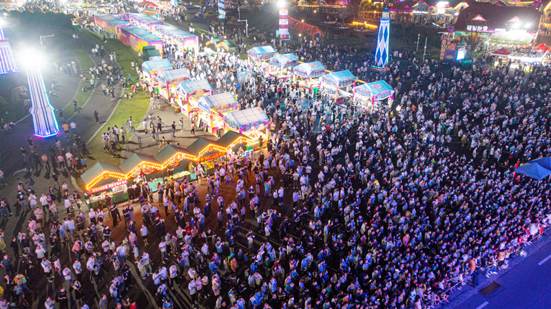 啤酒城、北茶商街“雙節(jié)”活動活躍節(jié)日經(jīng)濟(jì)(圖3)