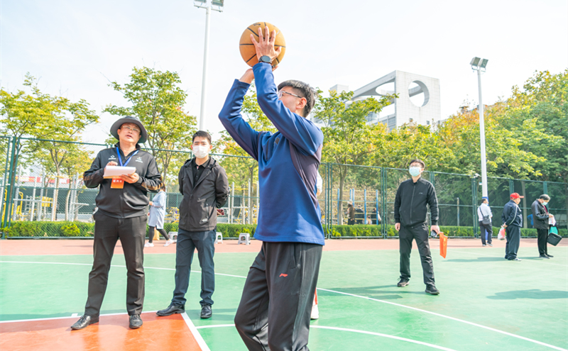 全民運動會 黃發(fā)展風(fēng)采(圖3)